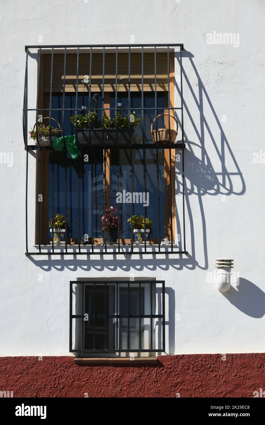 Ein versperrtes Fenster in der Provinz Alicante, Costa Blanca, Spanien Stockfoto