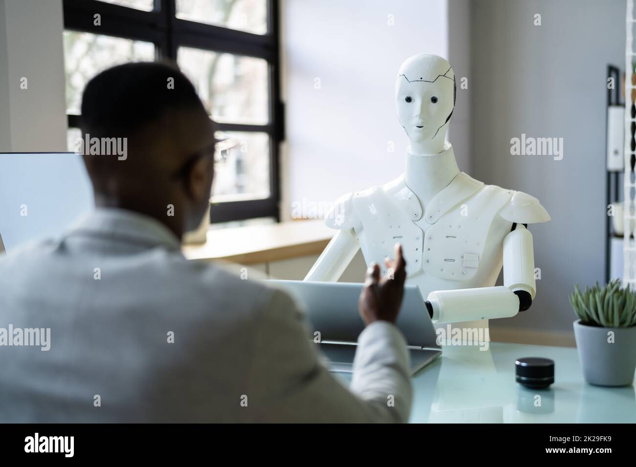 Afrikanische Männer Im Interview Stockfoto