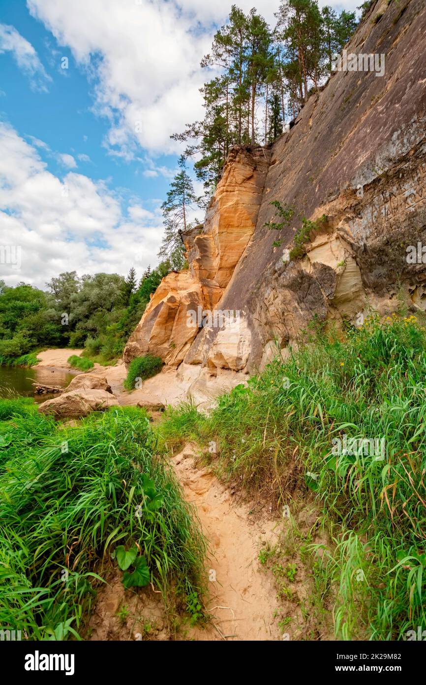 Eagle Cliffs im Tal des Flusses Gauja Stockfoto