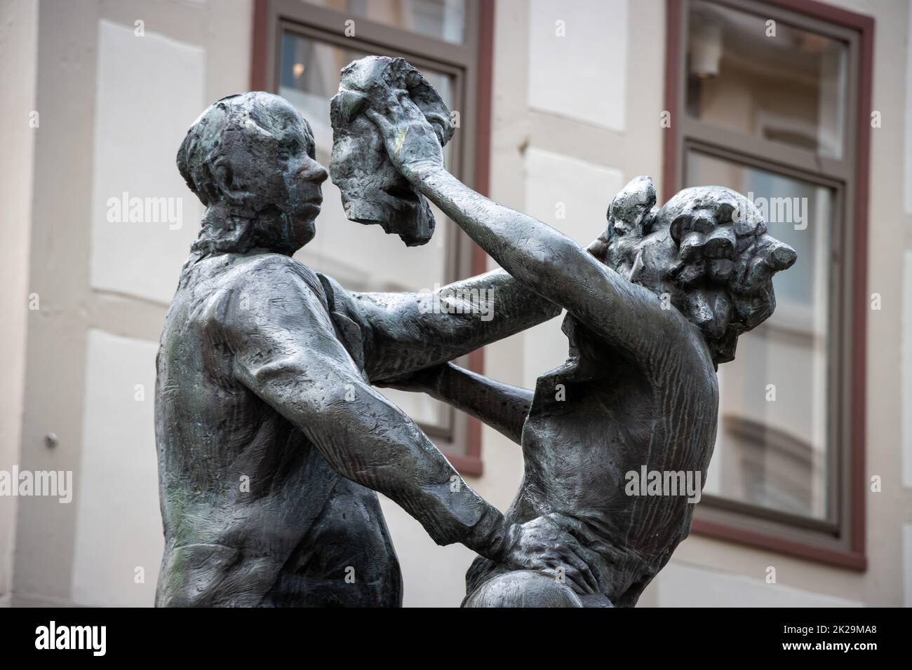 Der Nabel steht an einer Kreuzung in der Mitte der Innenstadt von GÃ¶tingen. In den 1970er Jahren wurde der Nabel gebaut, um die noch junge Fußgängerzone in GÃ¶tingen zu versorgen. Stockfoto