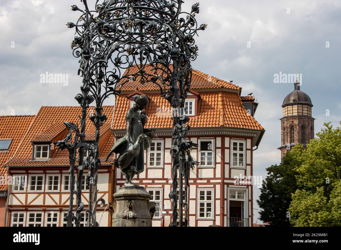 Das GÃ¤nseliesel in GÃ¶ttingen gilt als die meistgeküsste Frau der Welt. Es steht seit 1901 auf dem alten Marktplatz vor dem historischen GÃ¶tingen Rathaus. Stockfoto