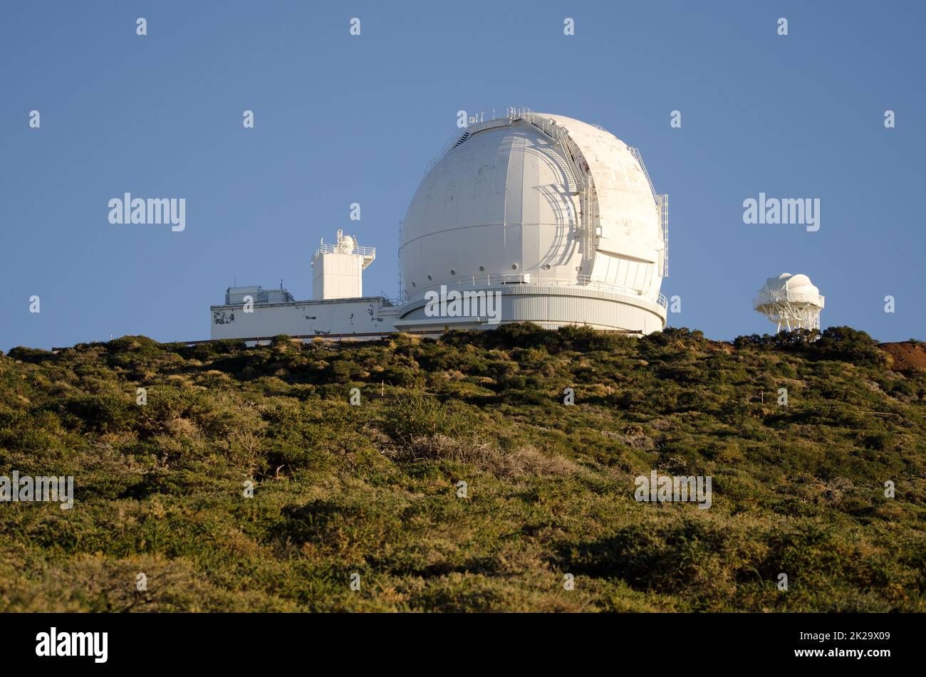 Teleskope am Roque de los Muchachos Observatorium. Stockfoto