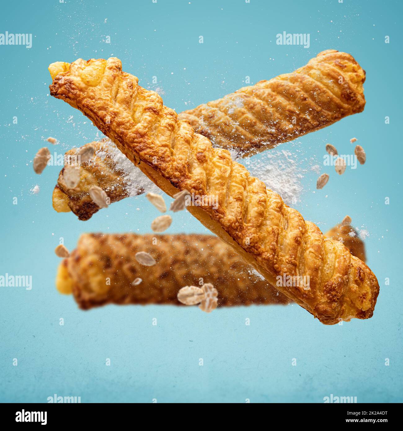 Köstlicher Apfelstrudel mit Zimt Stockfoto