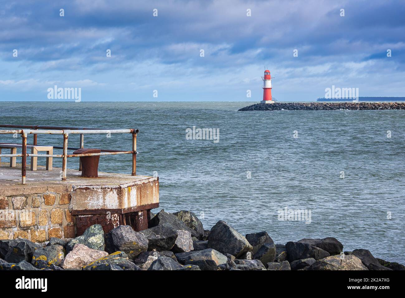 Maulwurf an der Ostsee in Warnemünde Stockfoto