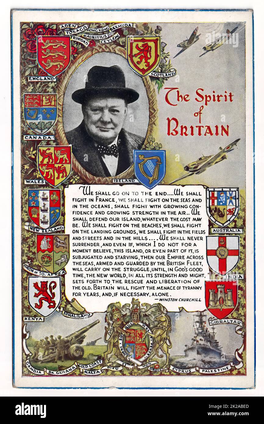 The Spirit of Britain - eine Postkarte aus dem Jahr 1943, auf der Winston Churchill und seine Rede „Wir werden an den Stränden kämpfen“ zu sehen sind. Stockfoto