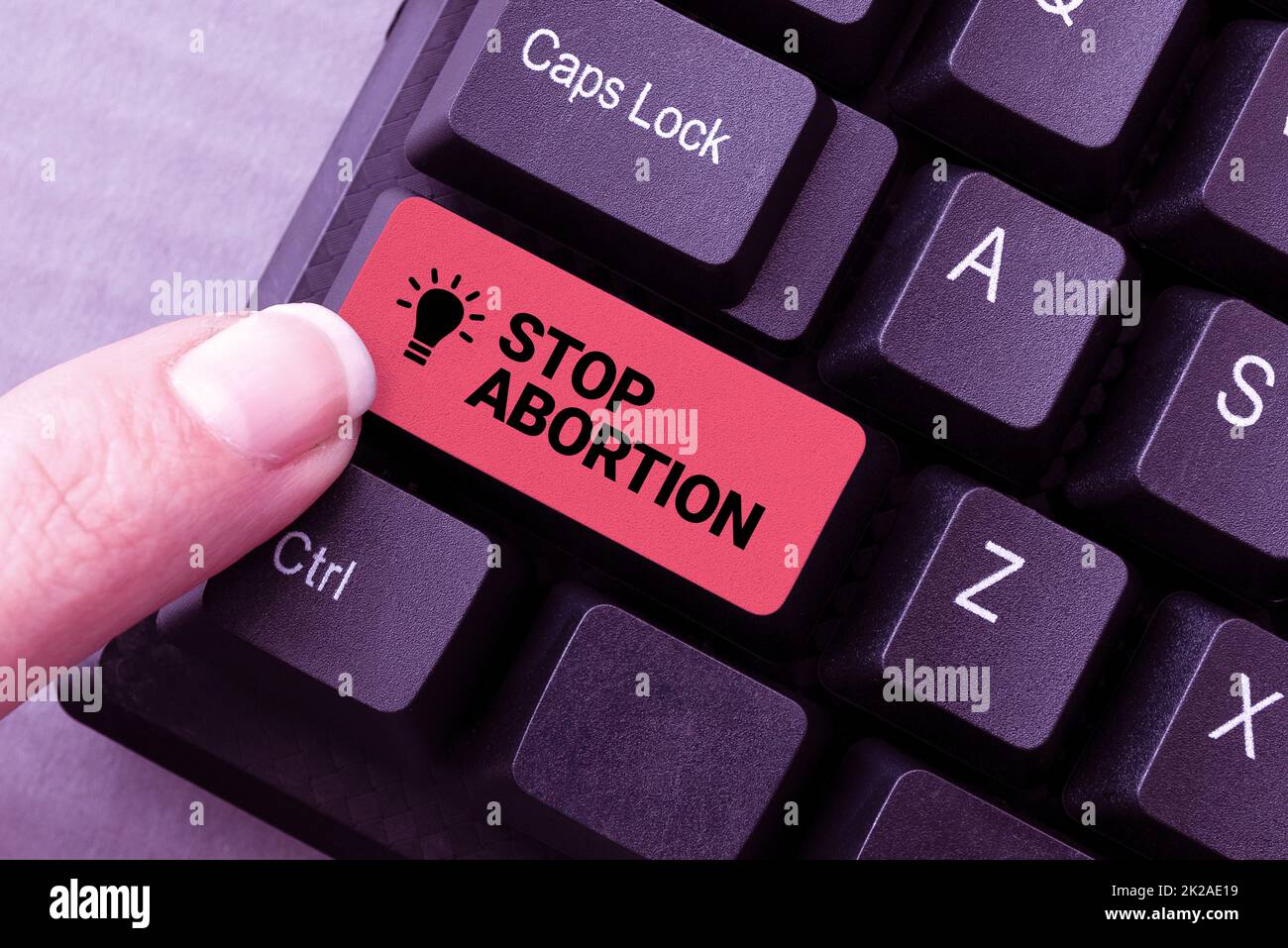 Schreiben Text anzeigen Stoppen Sie Abtreibung, Wort für das Eintreten gegen die Praxis der Abtreibung Prolife Bewegung Herunterladen von Online-Dateien und Daten, Hochladen Stockfoto