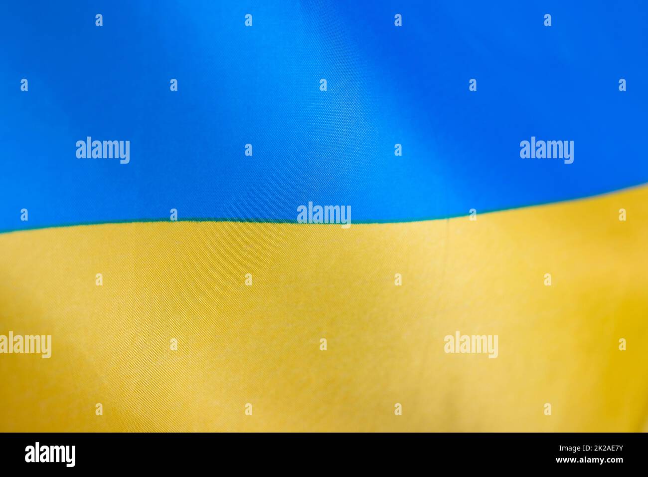 Nationale Flagge der Ukraine Stoff Textil Hintergrund Stockfoto