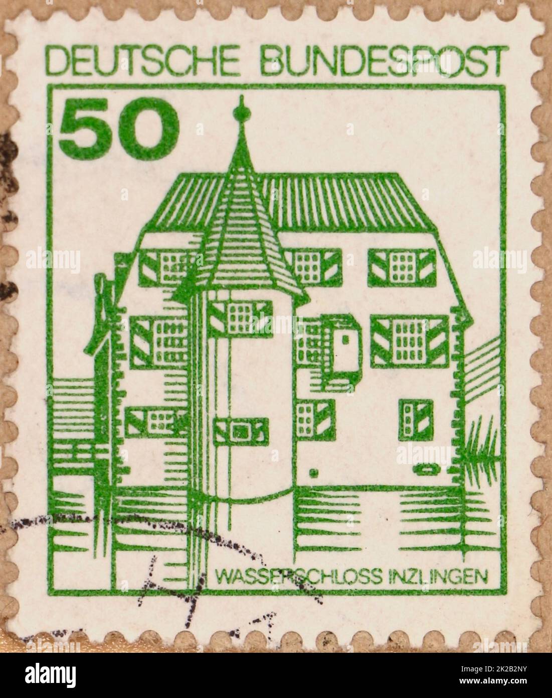 Foto einer gebrauchten deutschen Briefmarke mit einer Illustration des Schlosses Inzlingen Stockfoto