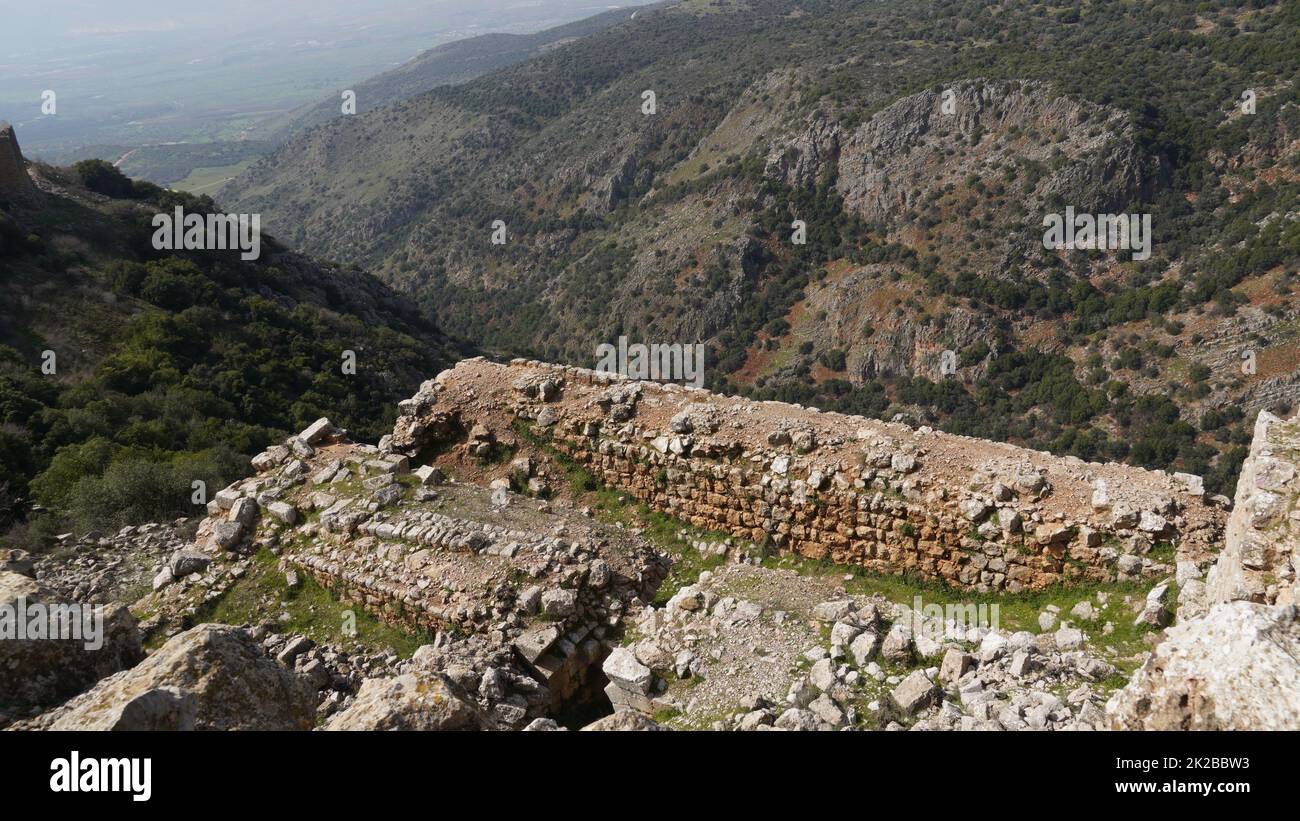 Nimrod Festung in Israel, Überreste der Burg auf den Golanhöhen in der Nähe der israelischen Grenze zum Libanon. Die Nimrod Festung, Nationalpark, Landschaft an den Hängen des Mount Hermon. Stockfoto