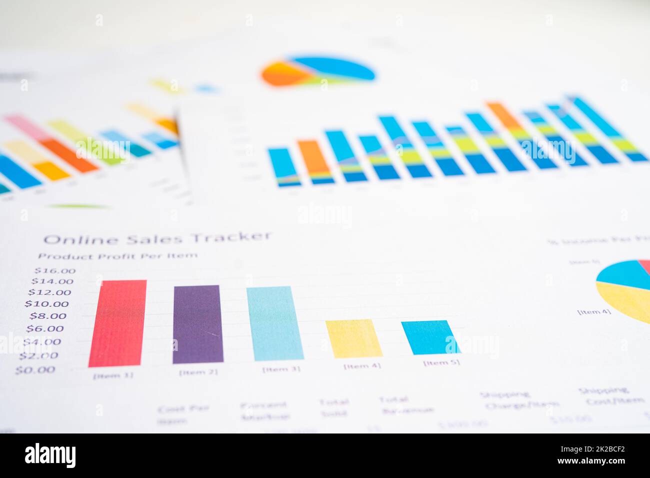 Diagramme stellt Papier grafisch dar. Finanzentwicklung, Bankkonto, Statistik, Investment Analytic Research Data Economy, Börse Geschäftsbüro Meeting-Konzept des Unternehmens. Stockfoto