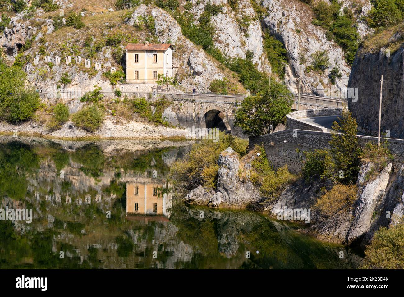 See San Domenico mit Eremo di San Domenico in der Nähe von Scanno, Provinz L'Aquila, Region Abruzzen, Italien Stockfoto