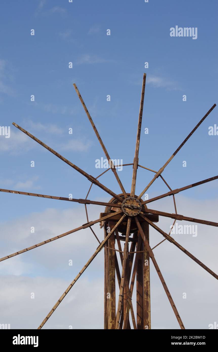 Windmühle zum Rösten von Gofio, eine Art kanarisches Mehl. Stockfoto