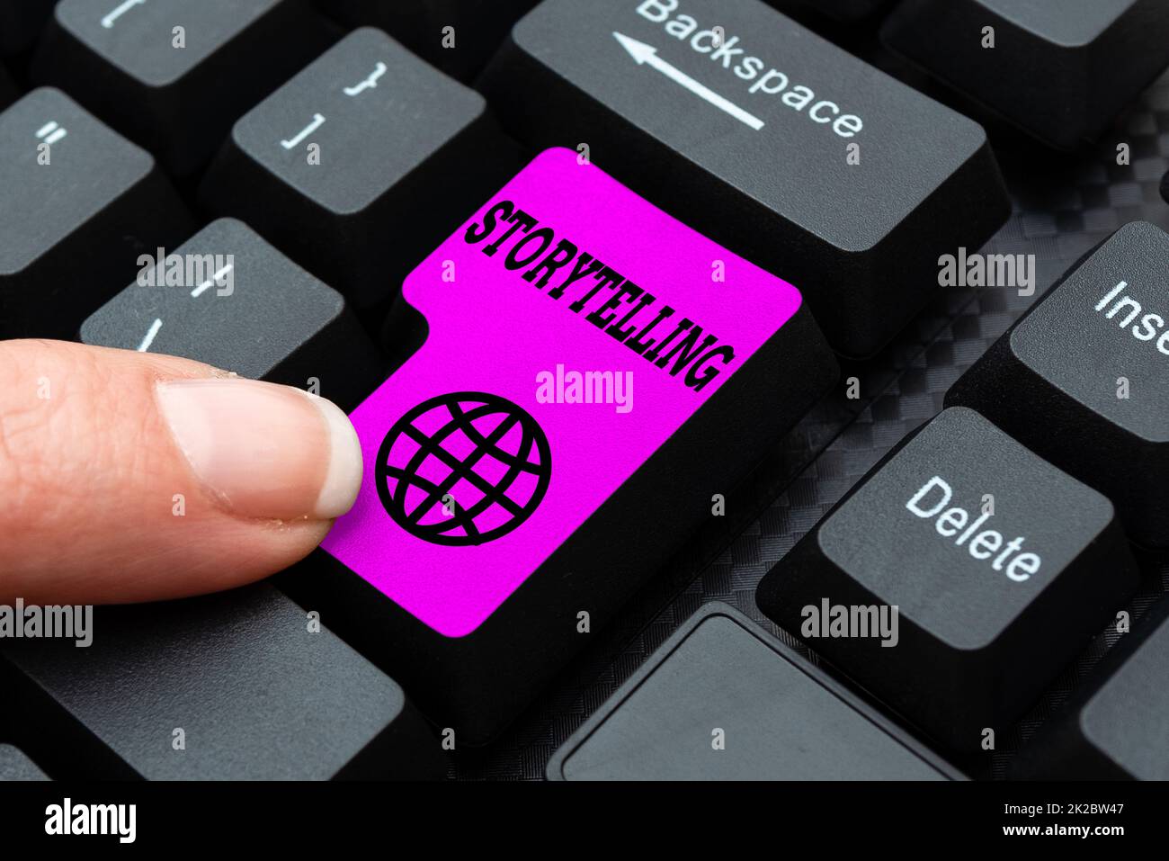 Schild mit Geschichtenerzählen. Geschäftsidee, soziale und kulturelle Aktivität mit theatralischen Gesten, Kommentare auf einem Beitrag in sozialen Medien, Tippen interessanter neuer Artikel Stockfoto
