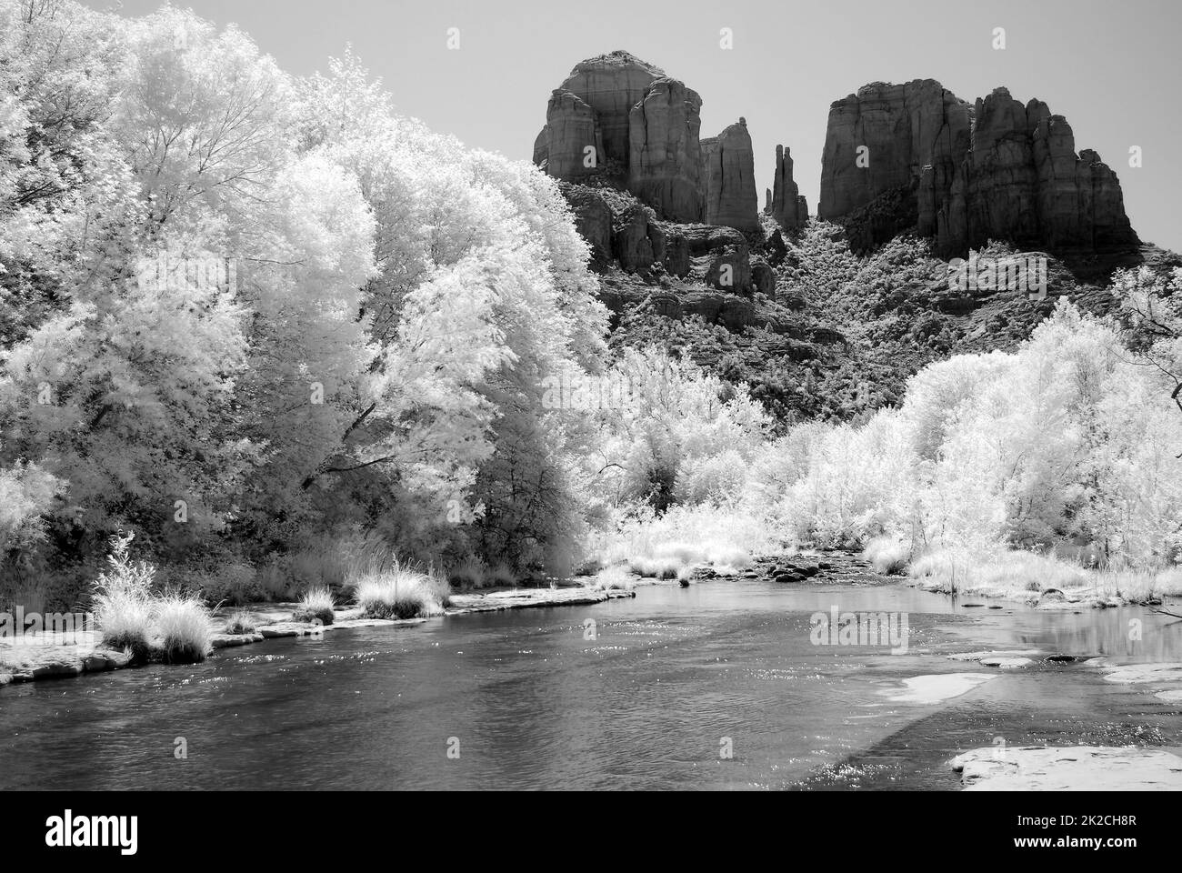 Infrarot Sedona Arizona Cathedral Rock und Oak Creek Stockfoto