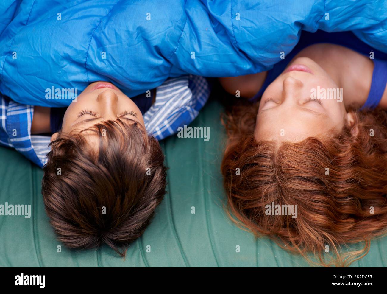 Sleep siblings -Fotos und -Bildmaterial in hoher Auflösung – Alamy
