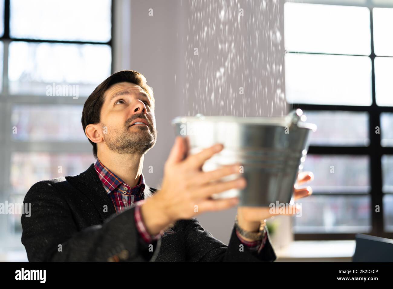 Wasserflut Und Rohrundichtigkeit Stockfoto