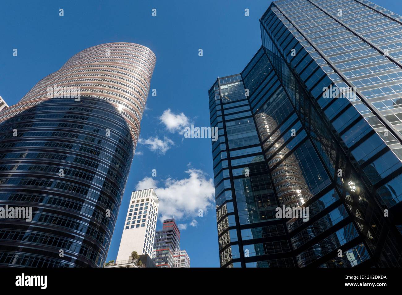 Third Avenue Architecture auf der Third Avenue in New York City, USA 2022 Stockfoto