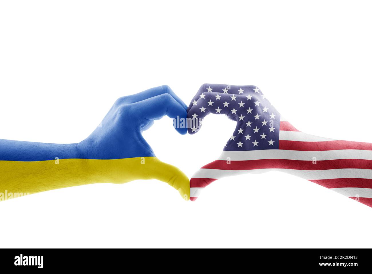 Zwei Hände in Herzform mit ukrainischer und US-Flagge isoliert auf weißem Hintergrund mit Beschneidungspfad Stockfoto
