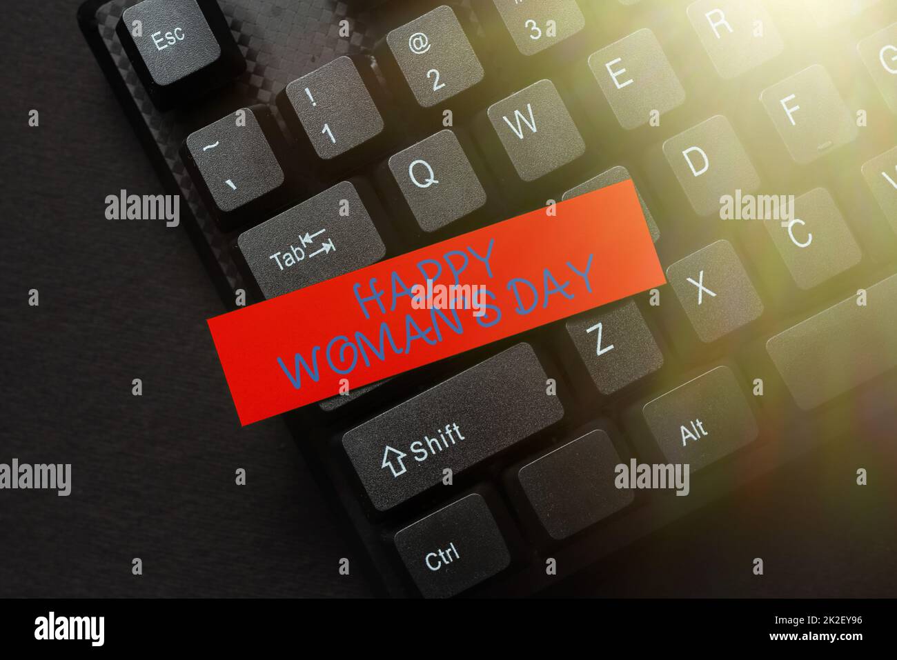 Textüberschrift präsentiert: Happy Woman S Day. Geschäftskonzept zur Erinnerung an die Essenz jeder Dame auf der ganzen Welt, die Online Research Text Analysis schreibt und aufgezeichnete Voice-E-Mails transkribiert Stockfoto