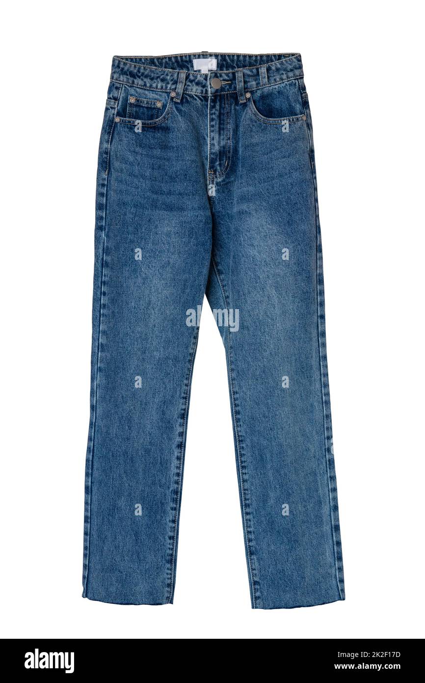 Jeans isoliert. Trendige, stylische blaue Denim-Hosen oder -Hosen auf weißem Hintergrund isoliert. Clipping Pfad. Sommer und Herbst Mode. Vorderansicht. Stockfoto