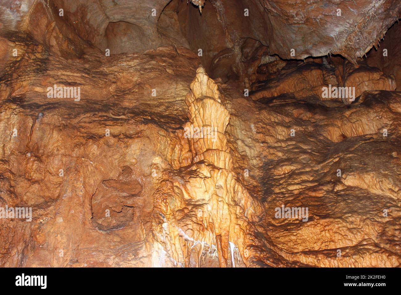 Wunderschöne Stalaktiten-Höhle Stockfoto