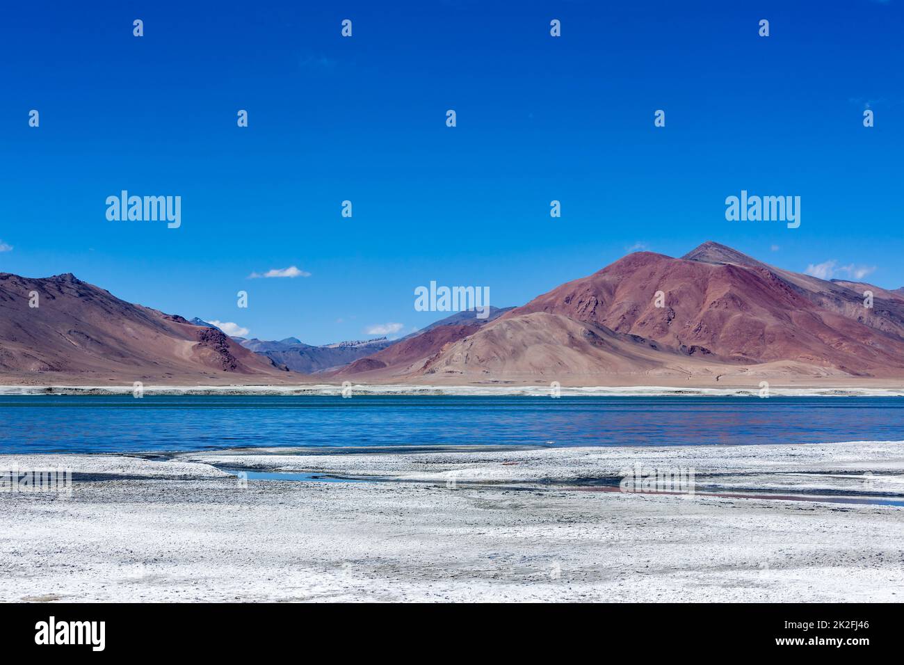 Salzsee Tso Kar in Himalaya Ladakh Stockfoto
