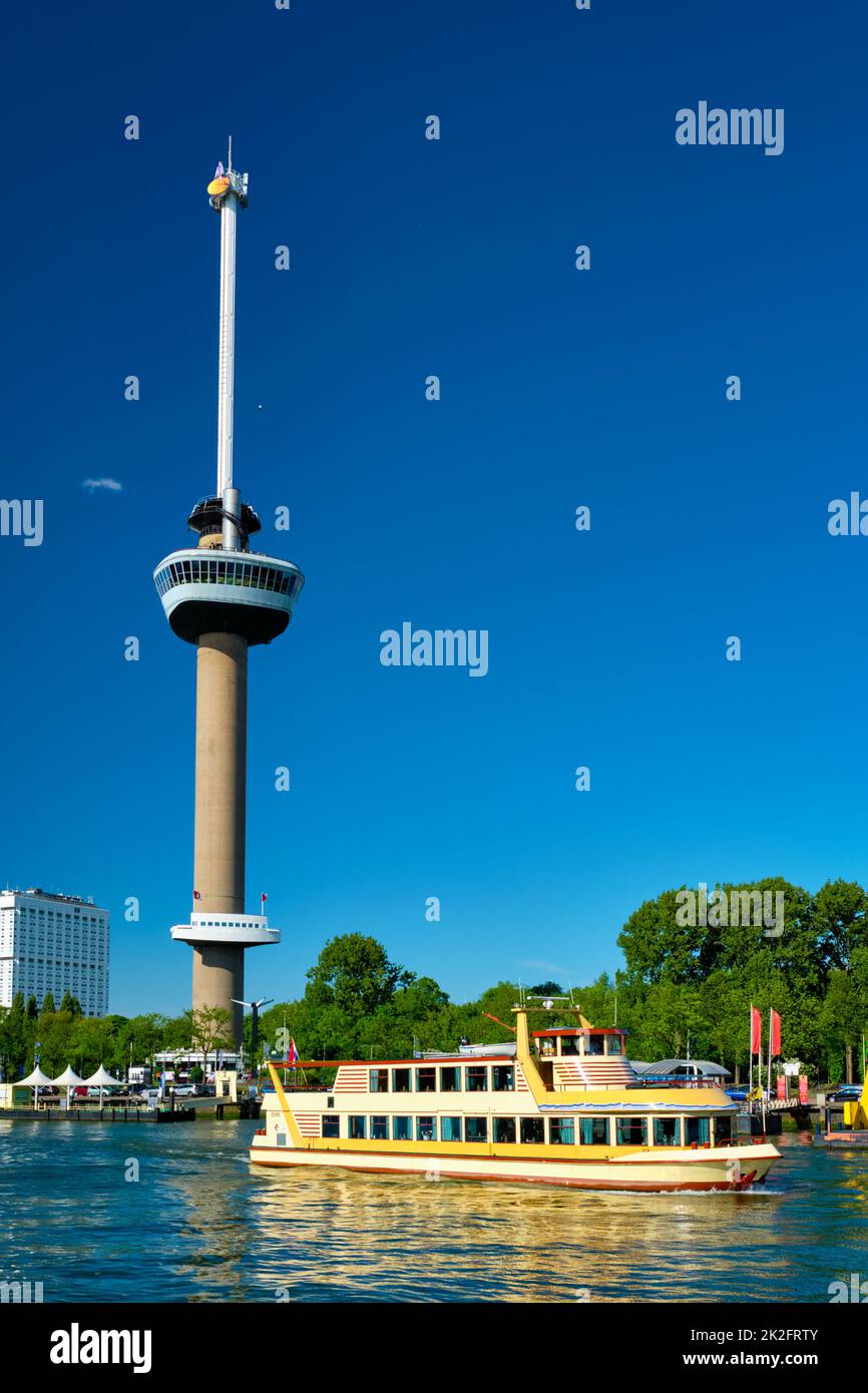 Stadtbild Rotterdam mit Euromast und Nieuwe Maas Stockfoto