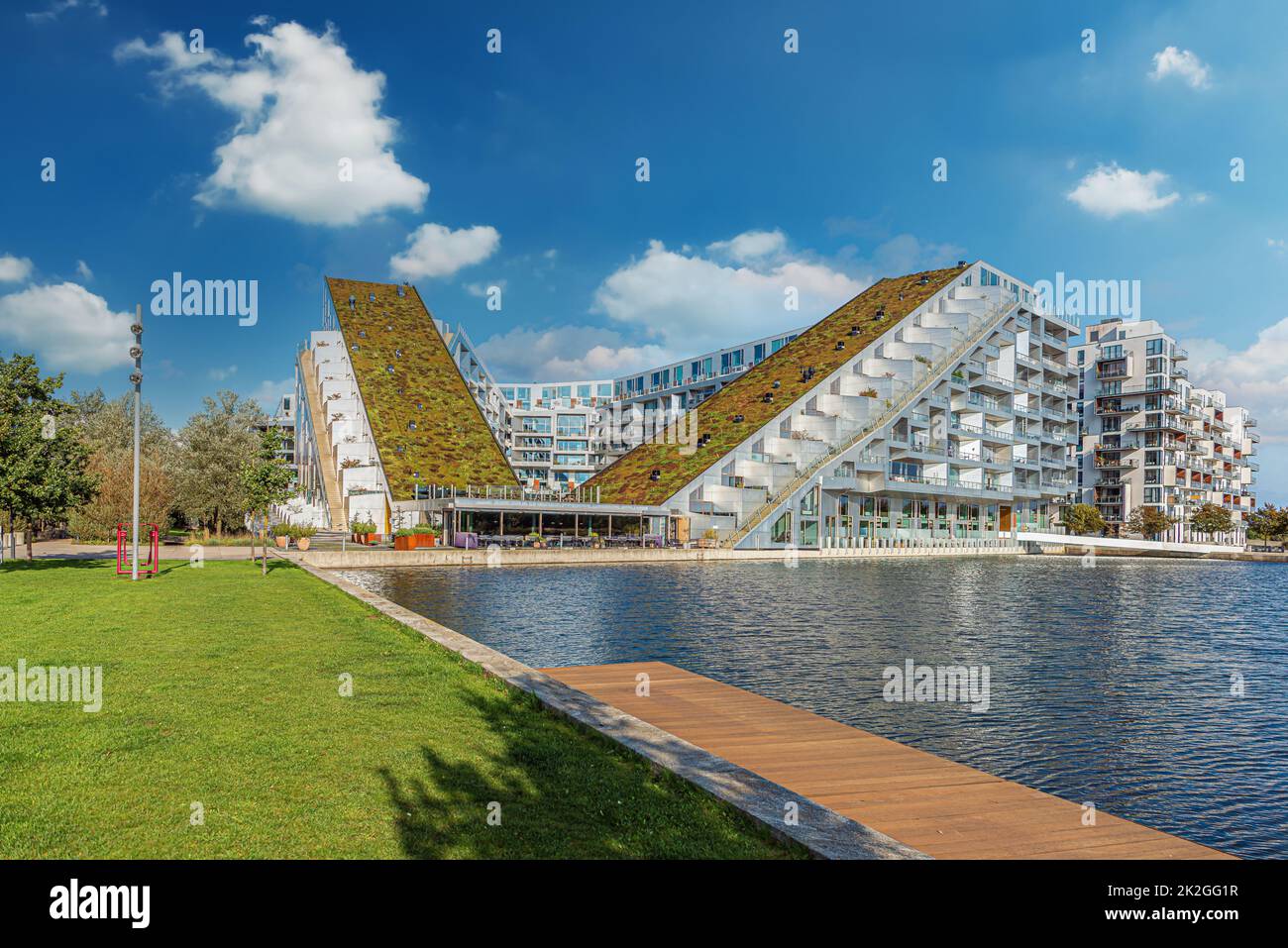 8 Pallet , auch bekannt als Big House, ist eine große Mixed-Use-Entwicklung, die in Form einer Figur 8 gebaut wurde. Kopenhagen, Dänemark Stockfoto