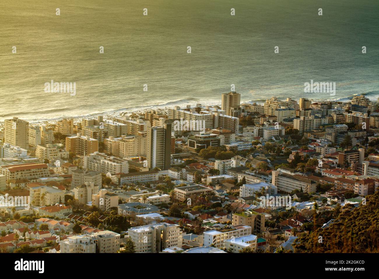 Seapoint am Tag. Eine Luftaufnahme von Sea Point in Kapstadt, der westlichen Provinz Südafrikas. Stockfoto