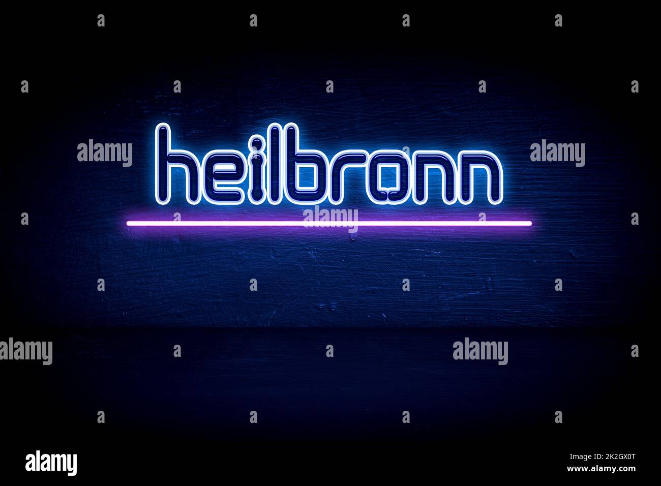 Heilbronn - blaues Leuchtreklame Stockfoto