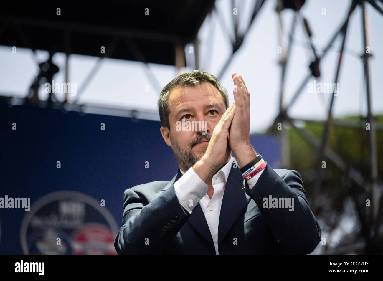 Roma, Italien. 22. September 2022. Matteo Salvini, Anführer der Lega (der Liga) Partei, gesehen während der Kundgebung. Die Führer der Mitte-Rechts-Koalition versammelten sich am 25. September 2022 auf der Piazza del Popolo in Rom zur politischen Kundgebung ìInsieme per líItaliaî vor den Nationalwahlen. (Foto von Valeria Ferraro/SOPA Images/Sipa USA) Quelle: SIPA USA/Alamy Live News Stockfoto