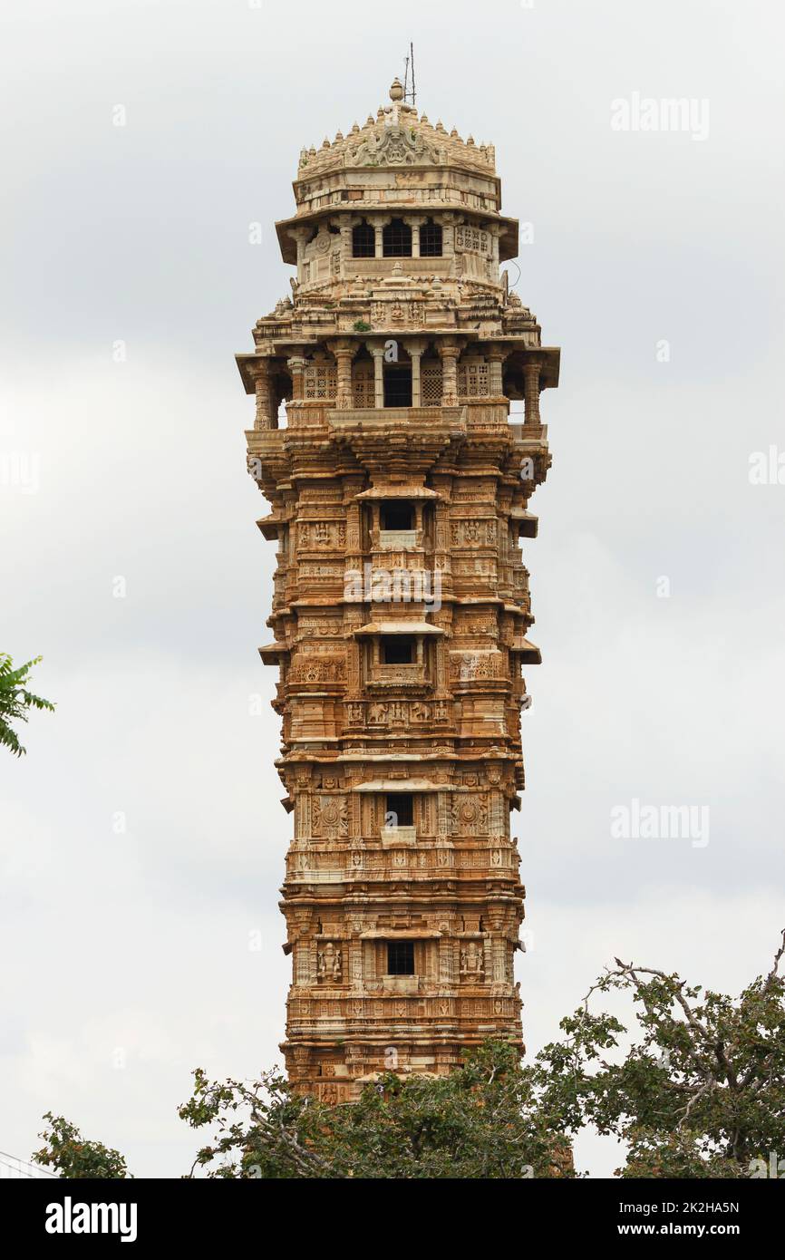 Blick auf Vijay Stambh 0r Turm des Sieges, Turm wurde von der Hindu Rajput König Rana Kumbha von Mewar im Jahr 1448 gebaut, Turm zu Lord Vishnu gewidmet, Stockfoto