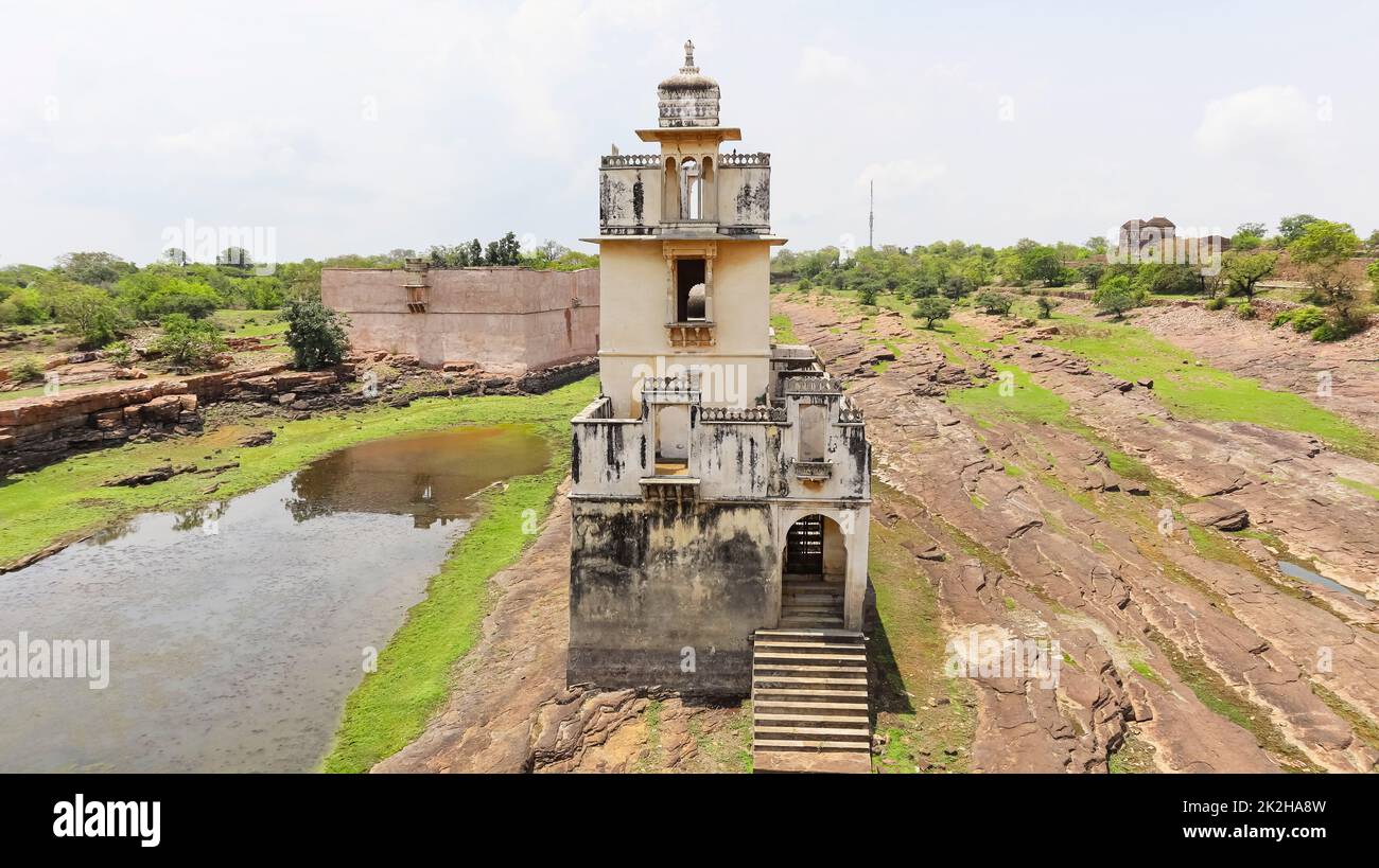 Blick auf Rani Padmavati Summer Mahal, wo die Königin während der Sommerzeit lebte, Chittorgarh Fort, Rajasthan, Indien. Stockfoto