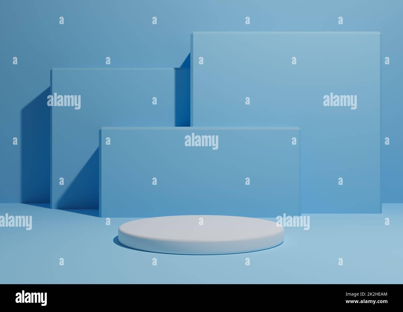 Helles Himmelblau, 3D-Darstellung eines einfachen, minimalistischen Produktanzeigenhintergrunds mit einem Podium oder Ständer und geometrischen Quadraten im Hintergrund. Stockfoto