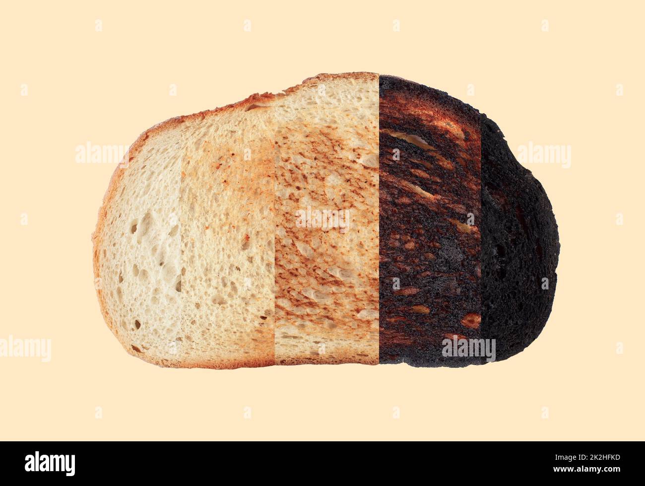 Brotscheibe mit verschiedenen Toaststufen von nicht geröstet bis vollständig verbrannt, isoliert auf Braun Stockfoto