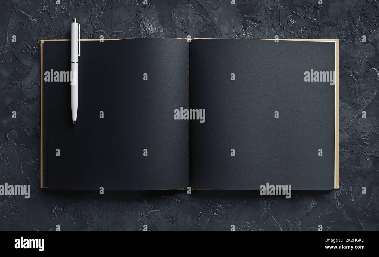 Schwarzes Skizzenbuch, Bleistift Stockfoto