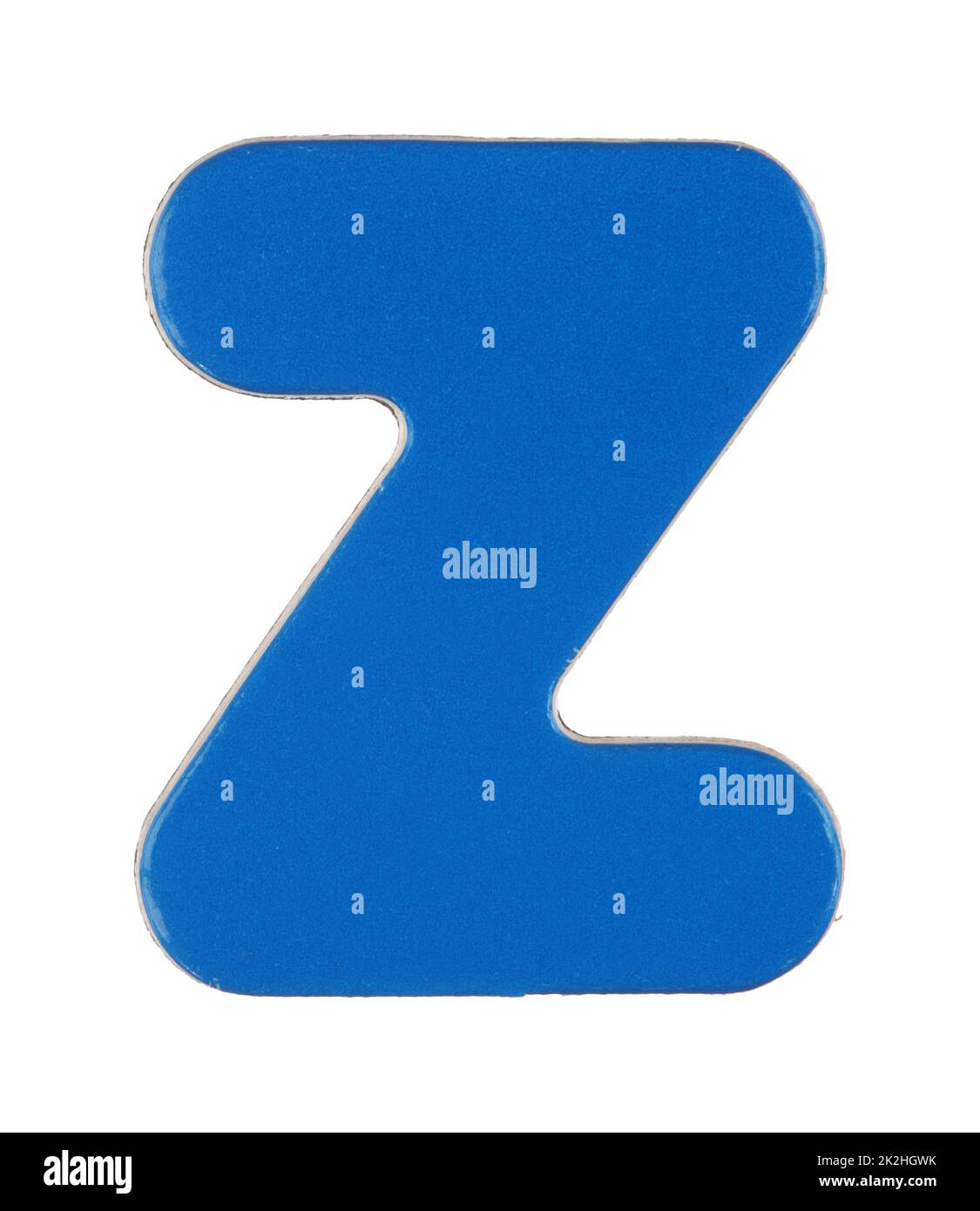 Kleiner Z-Magnetbuchstabe auf Weiß mit Beschneidungspfad Stockfoto