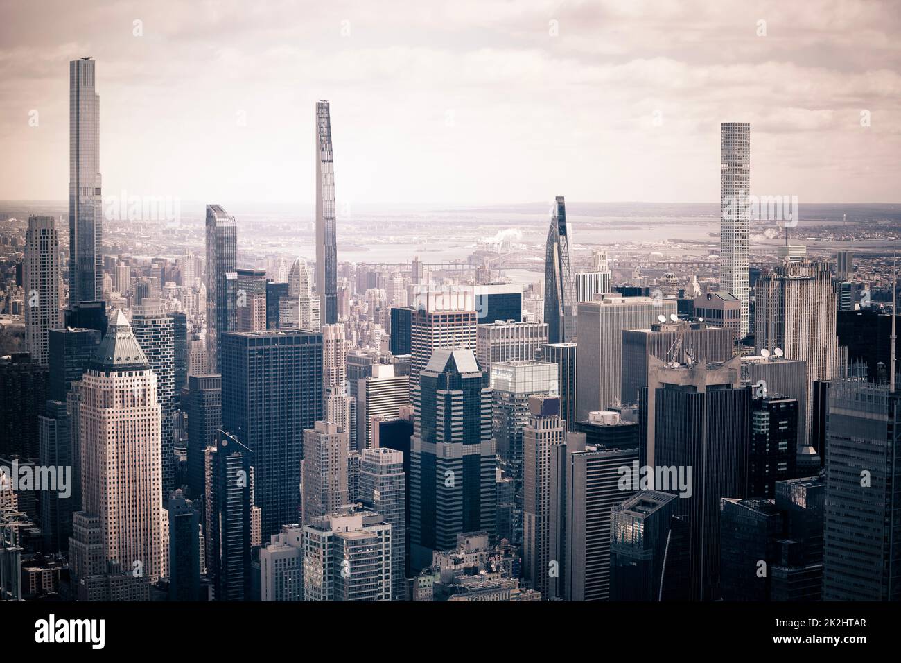 Futuristischer Panoramablick auf die Skyline von New York Stockfoto