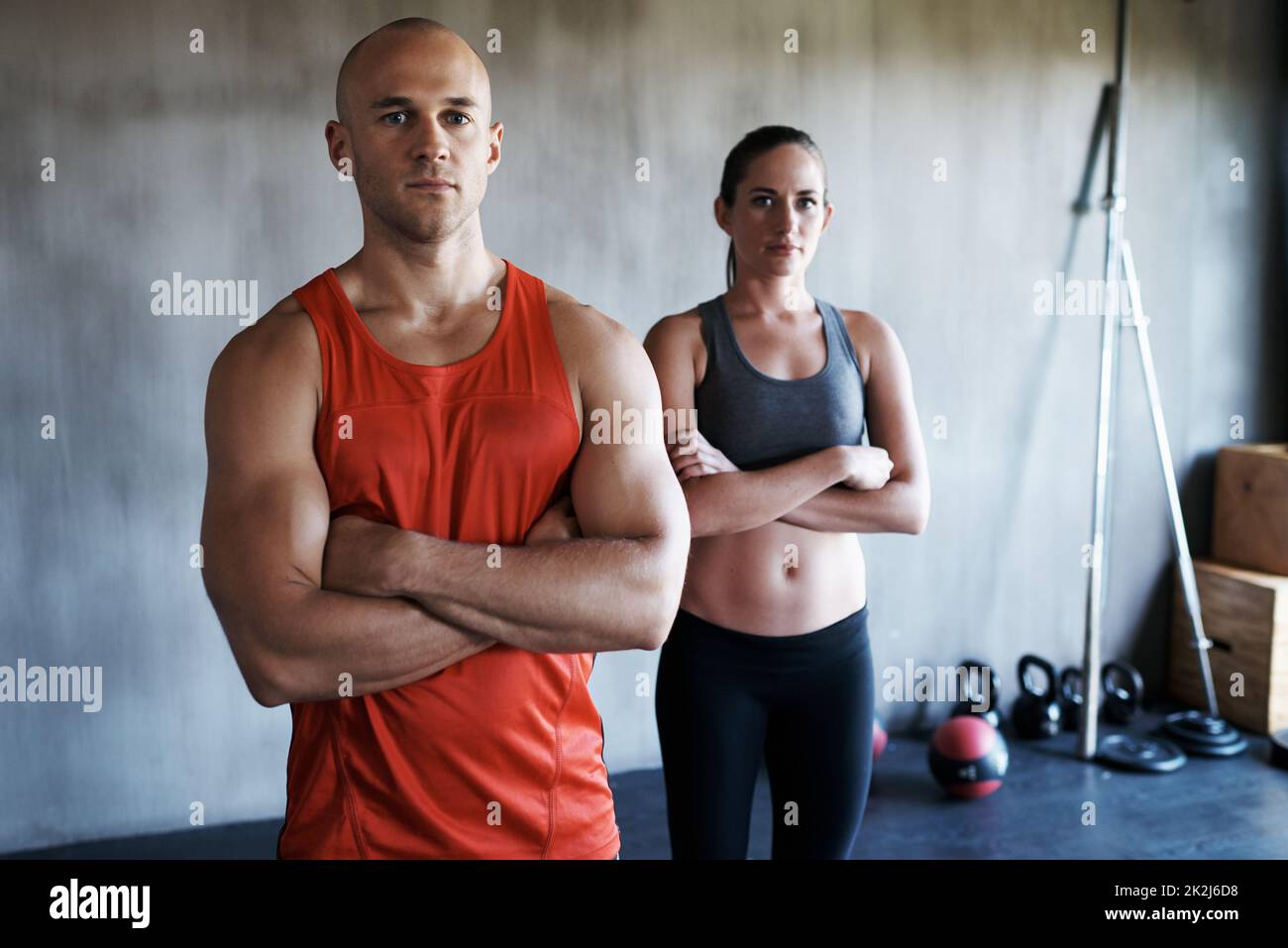 Training, um fit zu werden. Kurzer Schuss eines jungen Mannes und einer jungen Frau in einer Gymnastikkleidung. Stockfoto