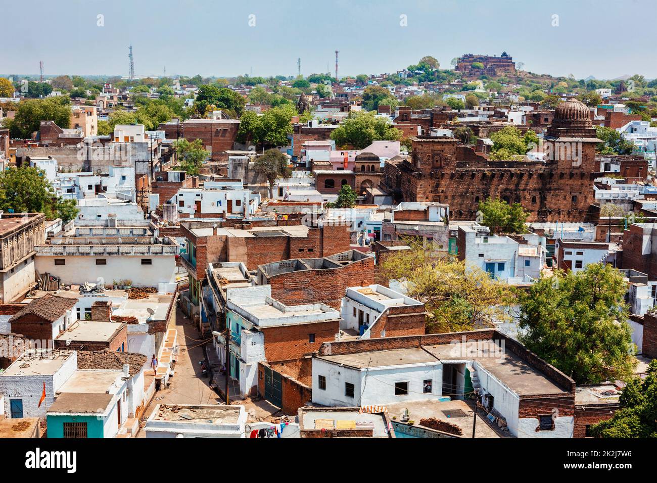 Blick auf Datia Dorf mit Palast. Madhya Pradesh, Indien Stockfoto