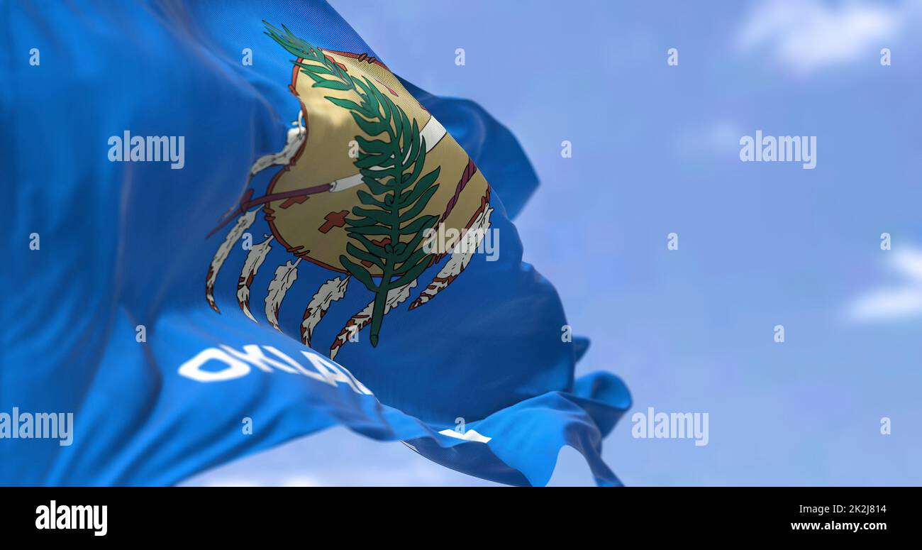 Die US-Staatsflagge von Oklahoma winkt im Wind Stockfoto
