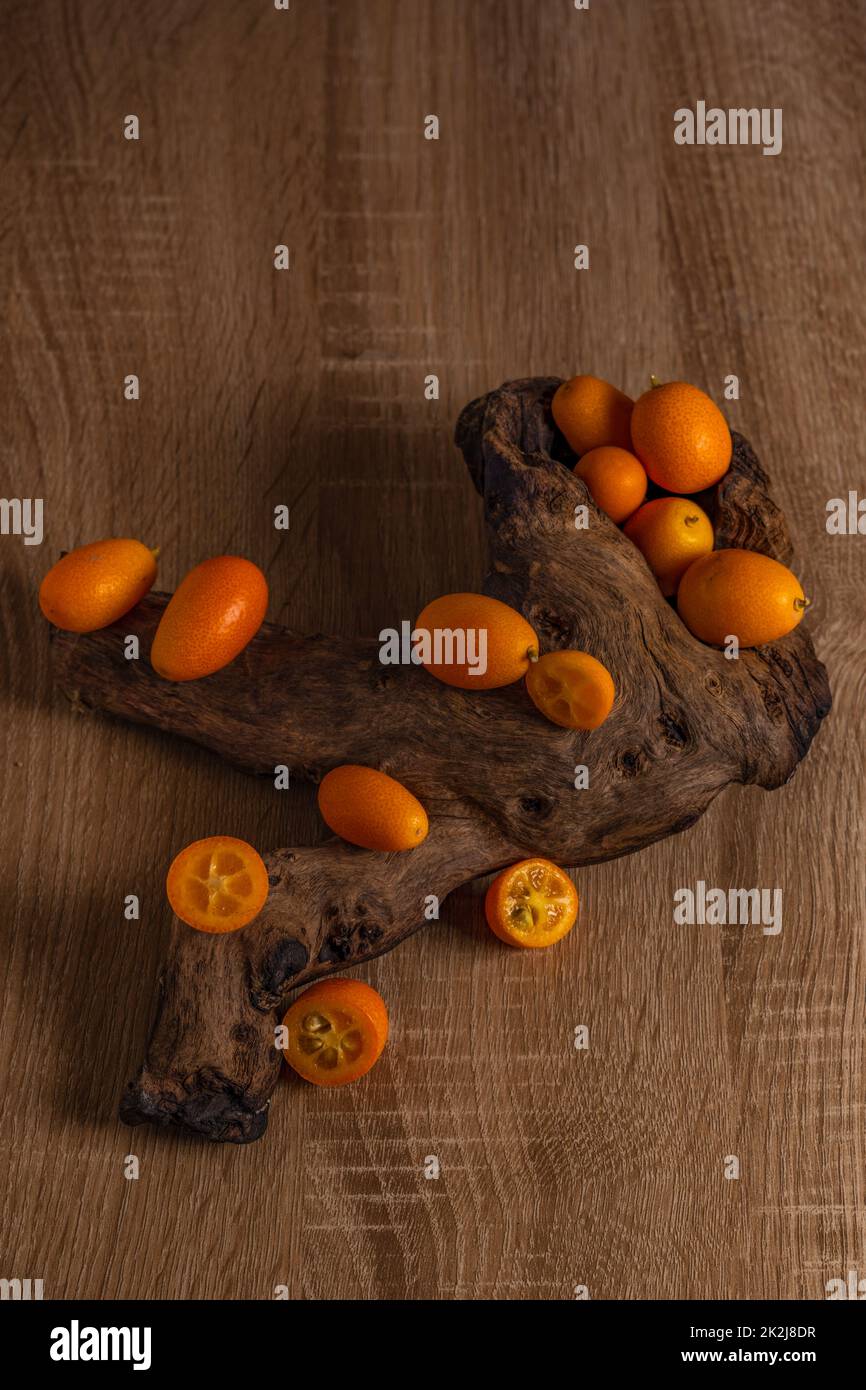 Nahaufnahme kleiner chinesischer Orangen oder Kumquat (Citrus sinensis) Stockfoto