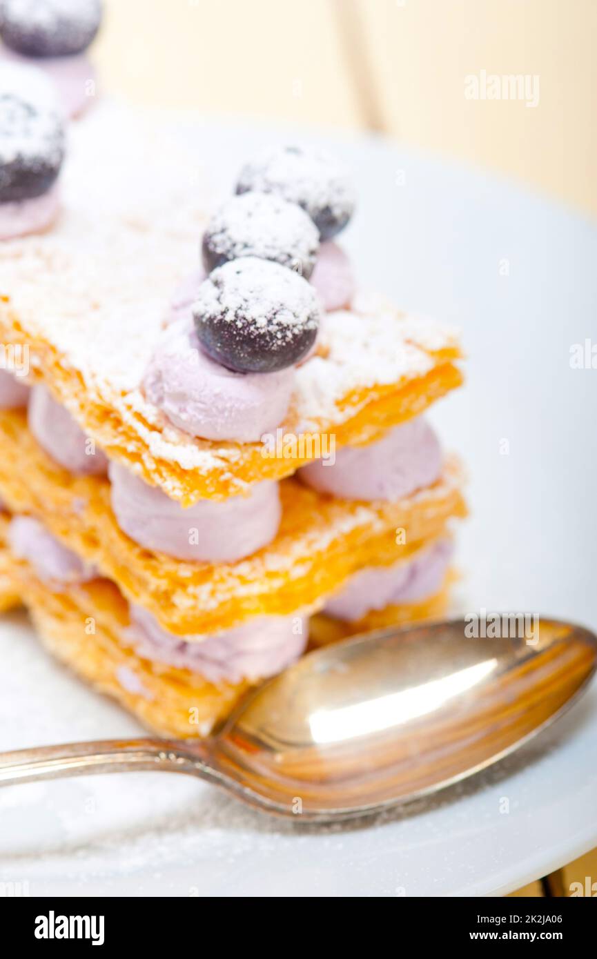 Napoleon Heidelbeere Kuchen dessert Stockfoto