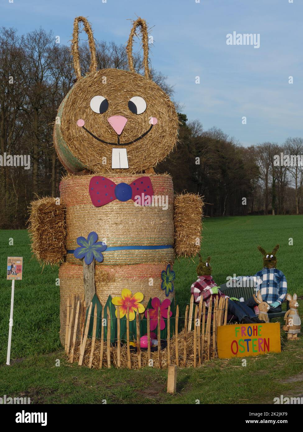 osterhasen auf einem Feld in deutschland Stockfoto