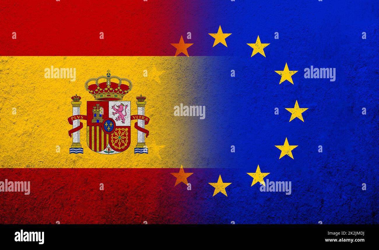 Flagge der Europäischen Union mit Königreich Spanien Nationalflagge. Grungen Hintergrund Stockfoto