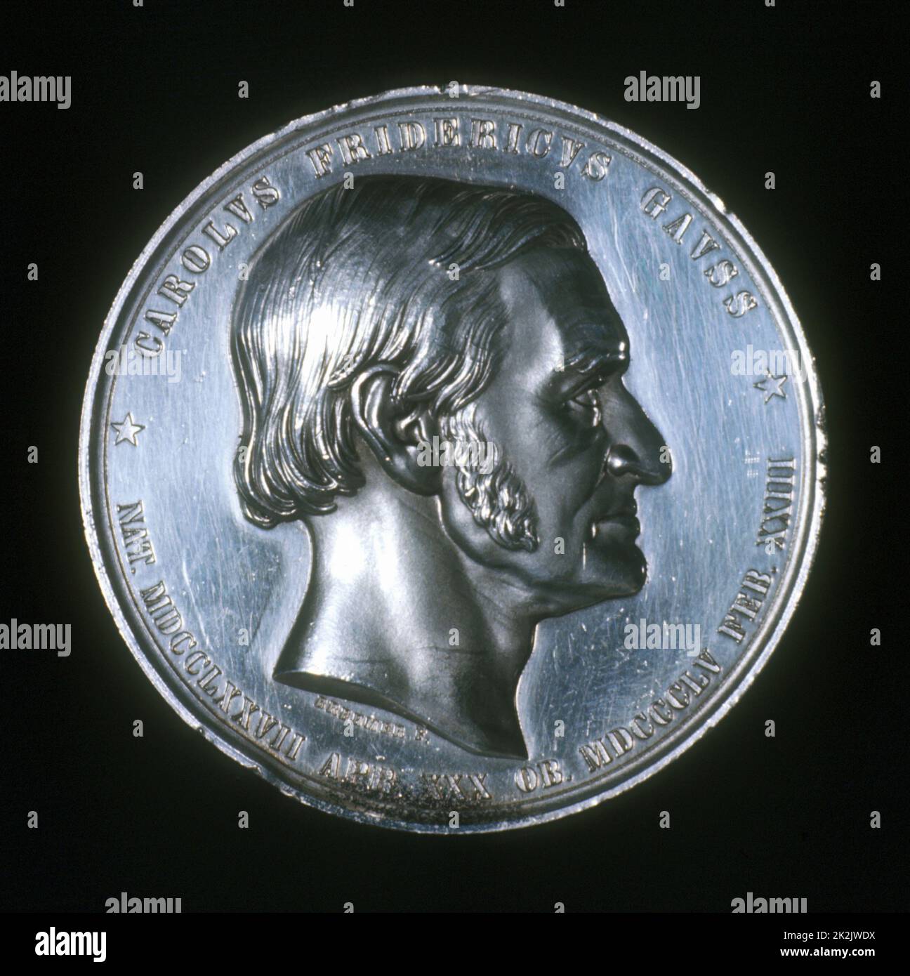 Karl Friedrich Gauß (1777-1855) deutscher Mathematiker, Astronom und Physiker, in Braunschweig geboren. Von der Vorderseite der Gedenkmünzen Silber Medaille Stockfoto