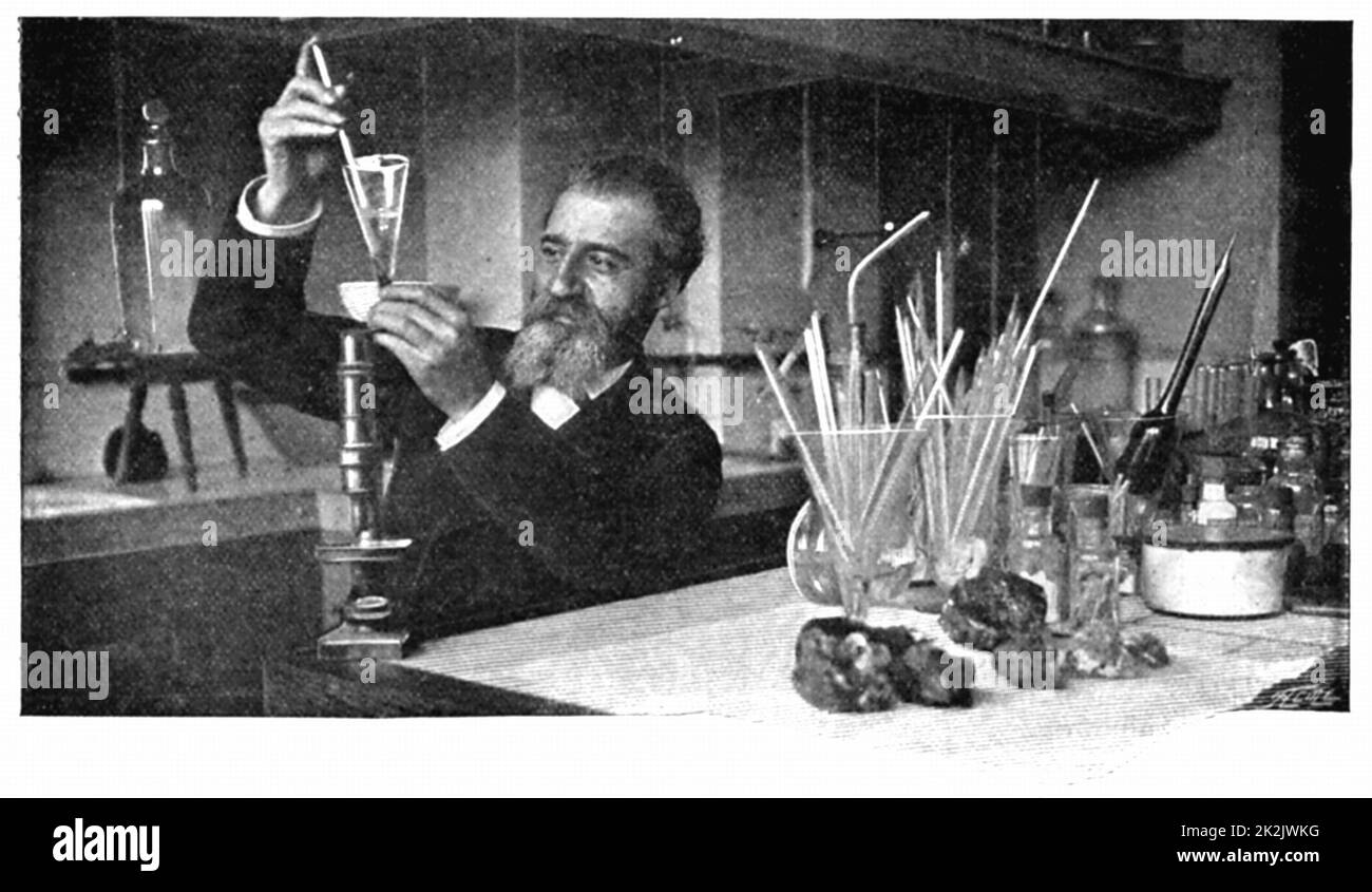 Henri Moissan (1852-1907) französischer Chemiker. Moissan gewinnt Diamanten zurück, nachdem er das Eisen, das sie umgibt, nach der letzten Phase seiner Herstellung von künstlichen Diamanten in den Edison-Werkstätten in Paris aufgelöst hat. Aus dem „Pearson's Magazine“, London, 1900 Stockfoto