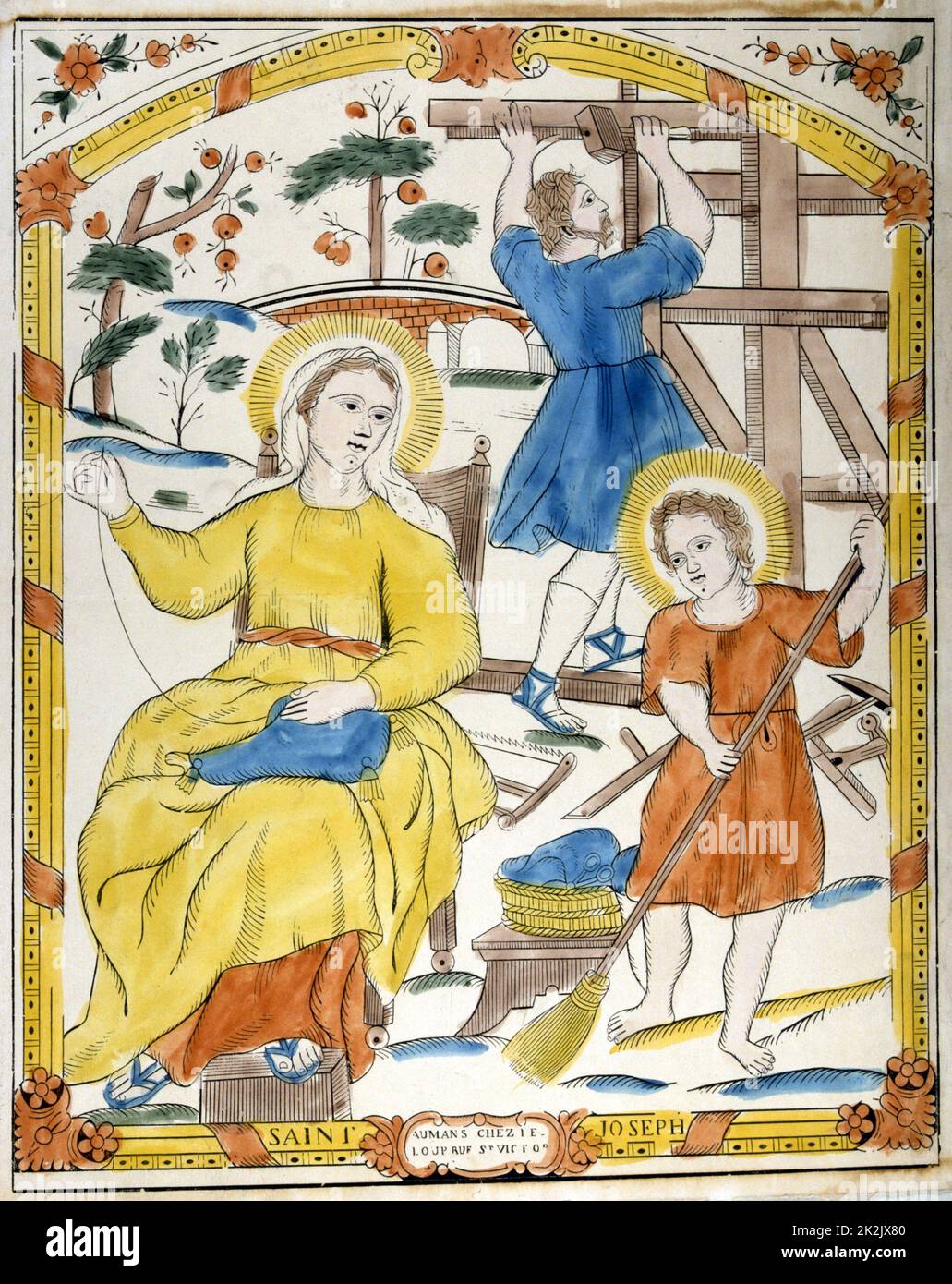 Die Heilige Familie: Der hl. Josef arbeitet im Hintergrund als Zimmermann, während Maria näht und der Junge Jesus den Raum fegt. Holzschnitt aus dem 19.. Jahrhundert in französischer Farbe Stockfoto
