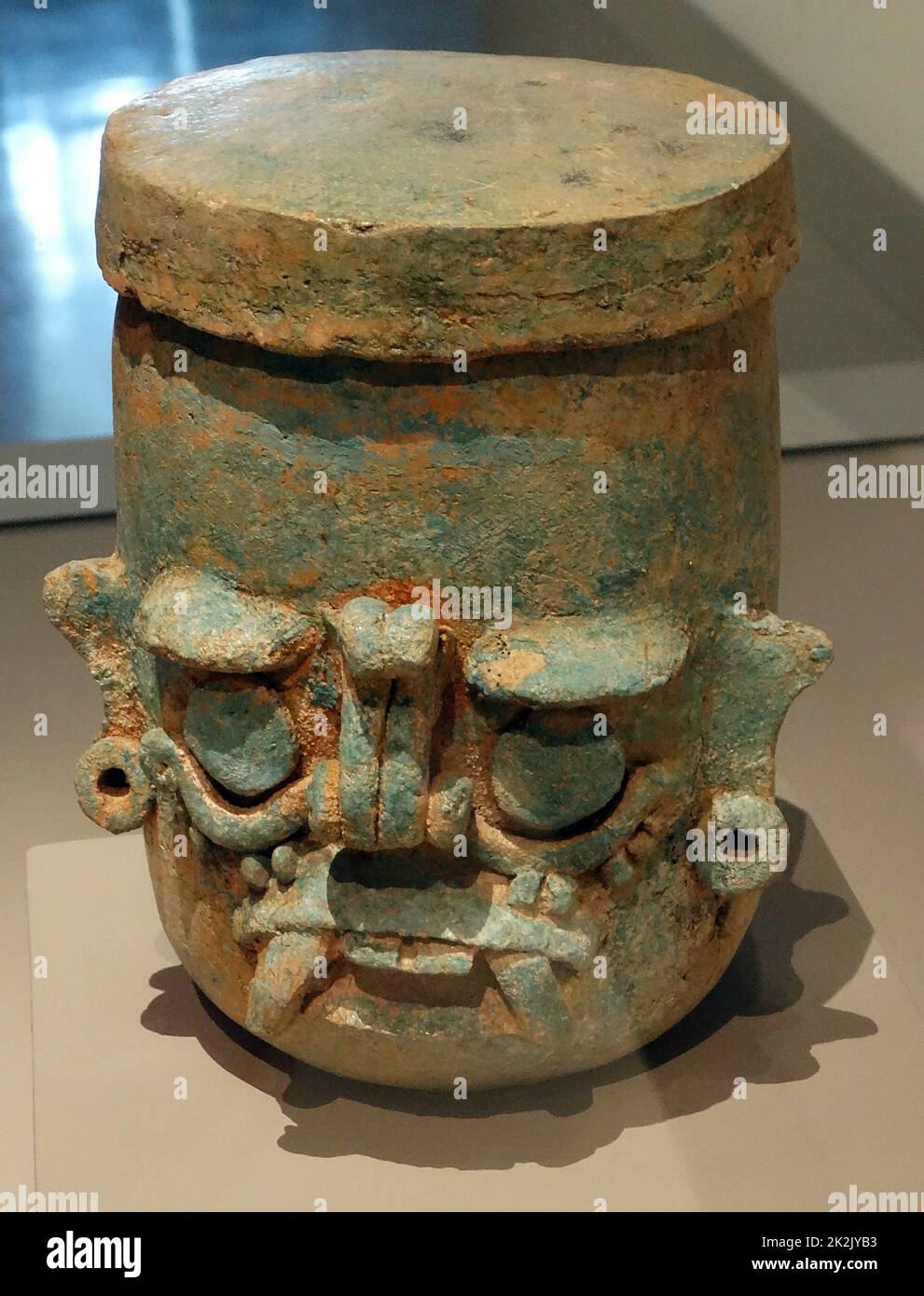 Keramikvase, Darstellung der Maya-Regen-Gottheit Chaac, Yucatan, Mexiko. 1250-1550 n. Chr. datiert. Stockfoto