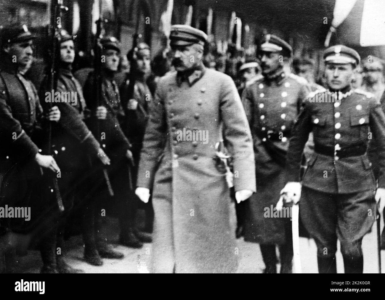 Josef Pilsudski, der am 10. November 1918 in Warschau eintrifft. Stockfoto